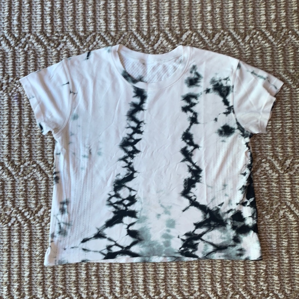 lululemon athletica Short Sleeve Tee in White and Black Tie-Dye